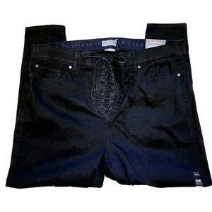 Torrid Bombshell Skinny Jeans 26R NWT Women's Plus Size Black Lace-Up Super Soft